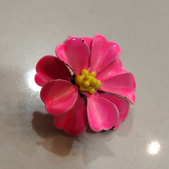 Mid century pink floral brooch 1.25" lapel pin back vintage - Picture 1 of 8
